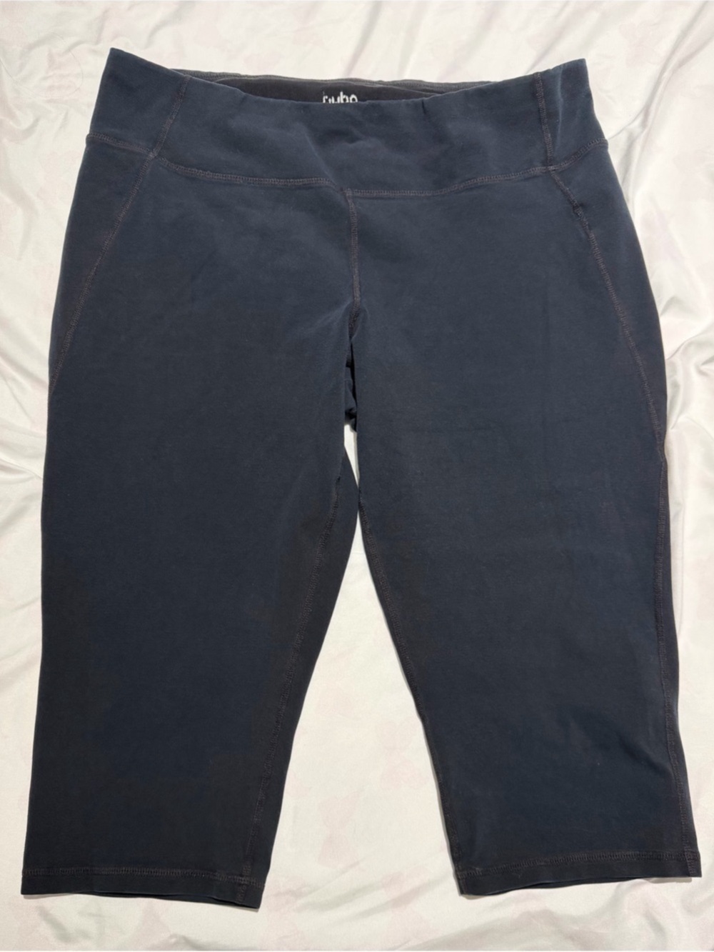 Hyba: Women’s Crops (waist approx 17.5in)